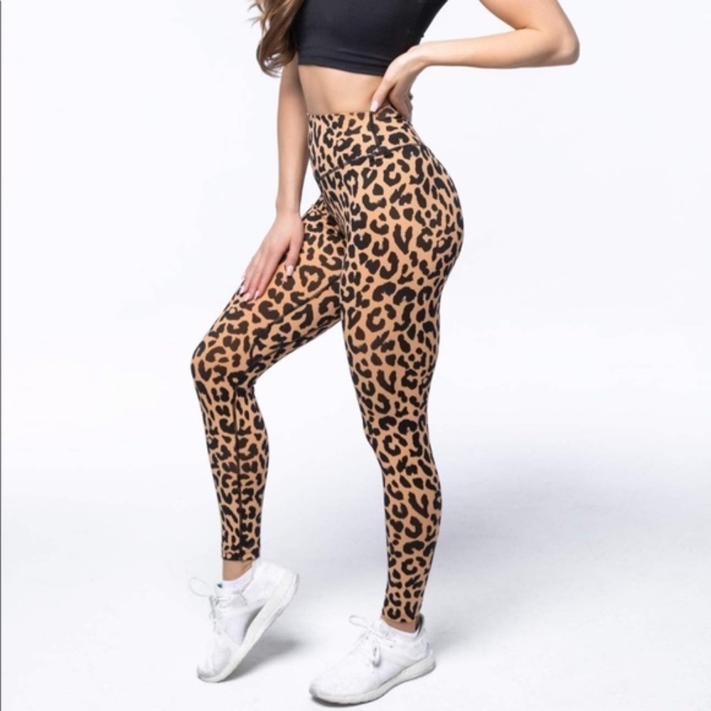 Balance Athletica Kingdom Leopard Leggings Size M